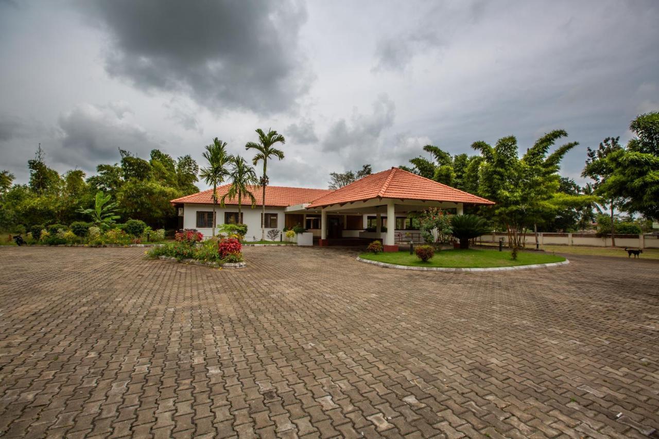 Kstdc Hotel Mayura Yagachi, Belur Belur  Kültér fotó